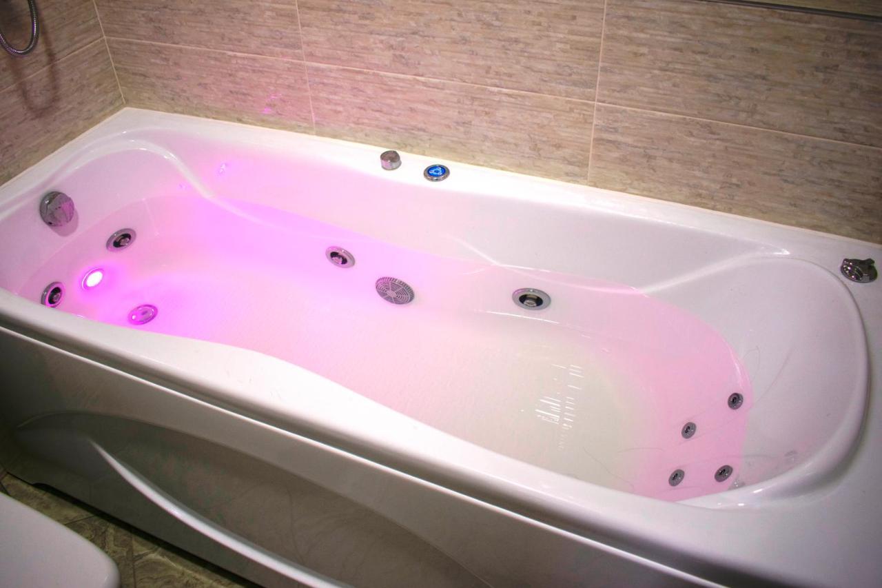 Jacuzzi New Loft Apartcomplex Kaskad, Минск - Центр Города Minsk Zimmer foto